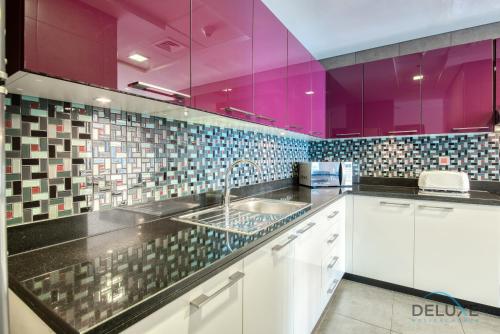 Sea Views 1BR in the Heart of Dubai Marina by Deluxe Holiday Homes, Dubaj (fotografie 7)