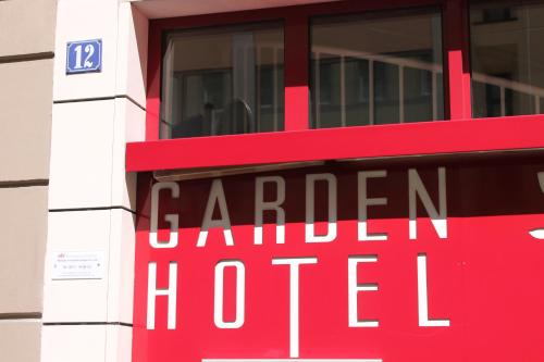 Garden Hotel - image 14