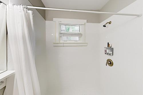 Exceptional Vacation Home in Tampa Duplex - image 11
