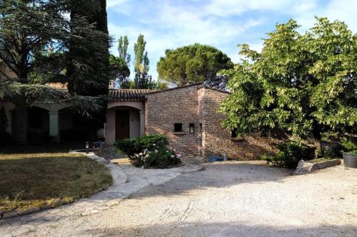Villa 3 chambres dans parc Privé . Aix en Provence gîte à louer La Mignarde