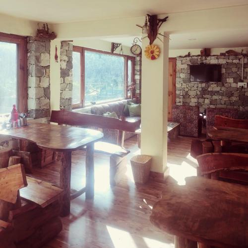 Tirthan Anglers' Retreat in Chippni