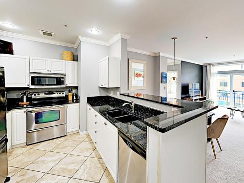 New Listing! Chic Belltown Court Condo With Pool Condo - image 11