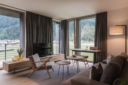 zelloon boutique hotel in Zell am Ziller