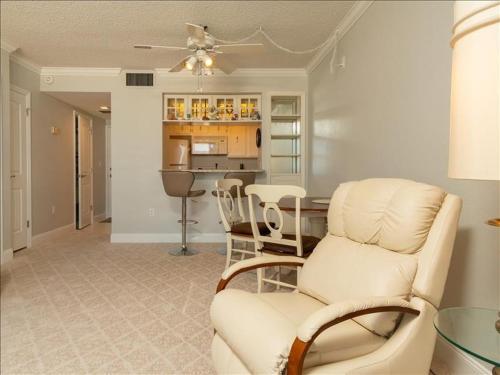 Tradewind403 - Tradewinds Apartments of MI condo - image 4
