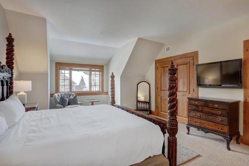4Br Ski in Ski Out the Top of Bachelor Gulch condo - image 11