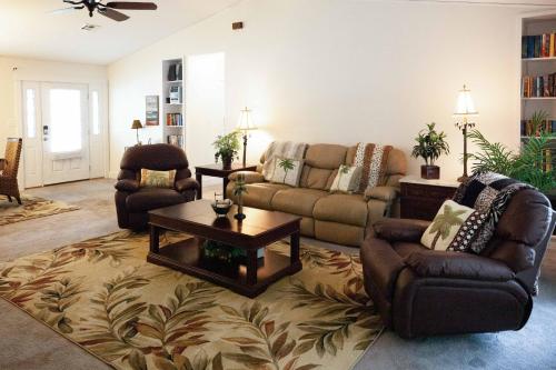 The Cottage By The Canal - Sunroom - Near Gulf home - main image