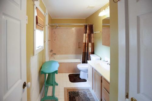 The Cottage By The Canal - Sunroom - Near Gulf home - image 12