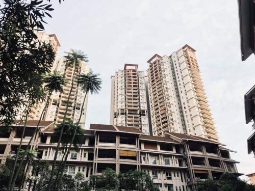 Seri Maya Condominium, balcony room-shared unit