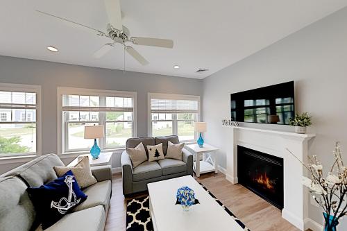 Cape Arundel with AC - Heated Pool & Hiking Trails condo - image 3