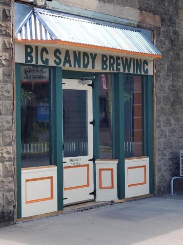 The Country Roads Cottage near WVU&COOPER'S ROCK in Uniontown (PA)
