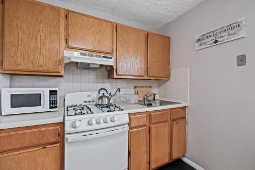 Bella Vista-Italian Market 1BR Apartment by A.C.T.