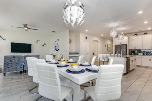 High End Champions Gate Furnished 6 Bed Villa - image 12