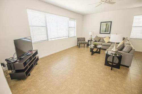 Modern Providence Vacation Home home - image 4