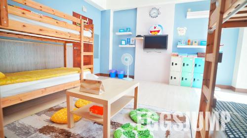 6 twin beds
