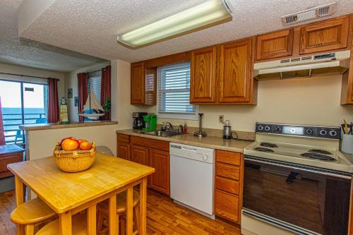 Oceanfront Queen Suite 1 bedroom 1 bath Sleeps 6 Carolina Shores II Unit 1301 - main image