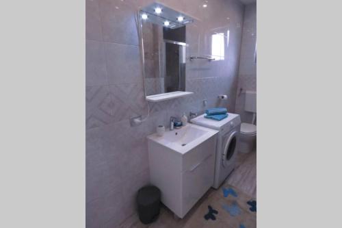 1-bedroom apartment- great offer!