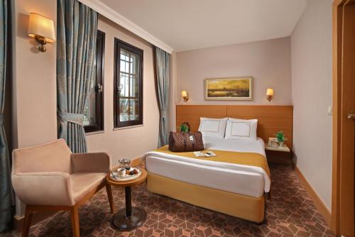 room detail thumbnail 1