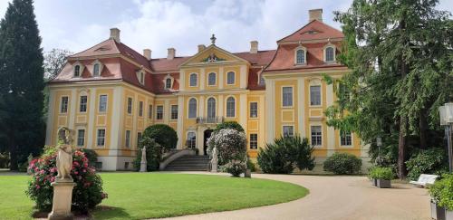 Exterior view, Barockschloss Rammenau in Schwarzheide