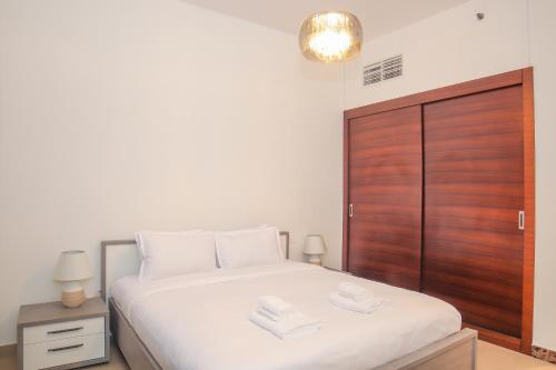 Signature Holiday Homes - Amazing 1 Bedroom in Sparkle Tower, Dubai Marina