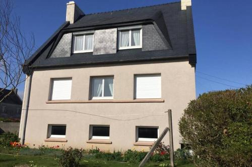Maison bretonne à 10 mn des plages gîte à louer Prateugan