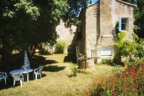 Escapade au calme avec jardin, 2 pers, CLIM WIFI - Location saisonnière - Arles