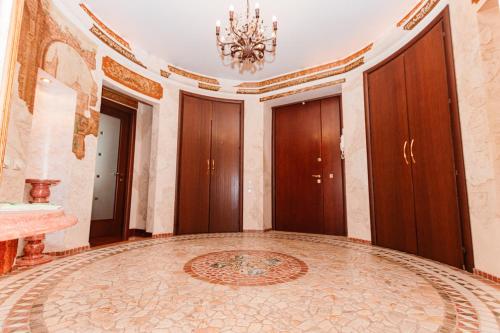 Tverskaya street 4 near Lenin sírja