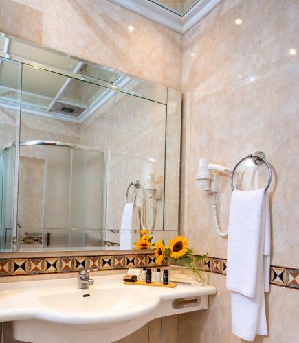 My Way Hotel & Events