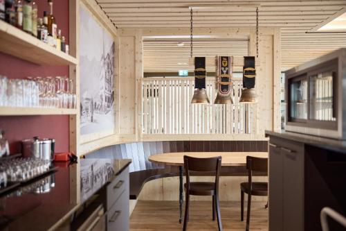 餐廳, Hotel Klausenpass in 溫特沙真