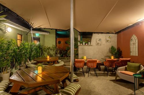 Dooley's Hotel - image 8