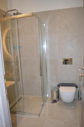Glyfada Beach Hotel - image 10