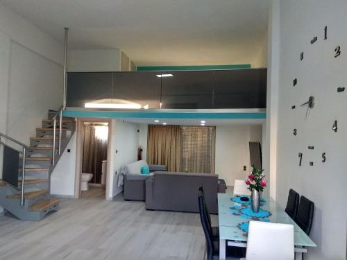Malamatenia 's Maisonette 1