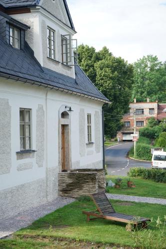 Baroque chaplain house Kaplanka 1796 A. D. - historical luxury apts in Bohemian Paradise