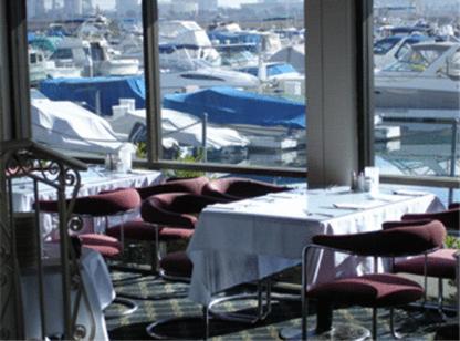 Golden Sails Hotel in Long Beach, USA