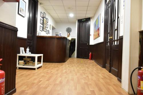 Zorbas Hostel - image 4