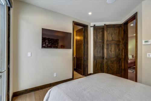 Falcon Haus Home - image 3