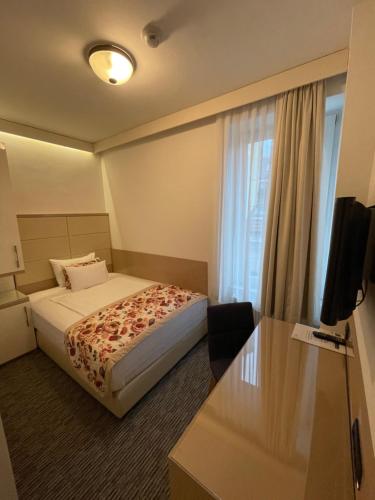 Old Town Hotel - main image