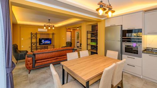 Söğüt 4 - 4 Bedroom with jacuzzi in Fethiye - image 5