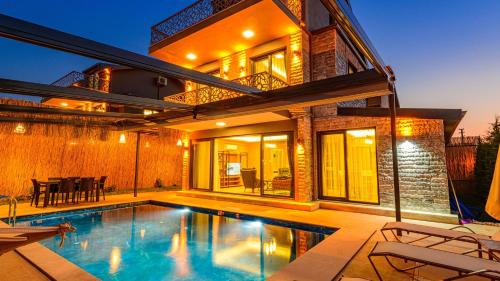 Söğüt 4 - 4 Bedroom with jacuzzi in Fethiye - Oludeniz Beach