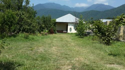 Duzənlikdəki ev 0508850577