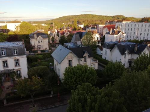 Joli studio dans un ancien hôtel du XIX siècle - Proche toutes commodités - Thermes et Parc