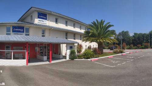 Inter-Hôtel Loval