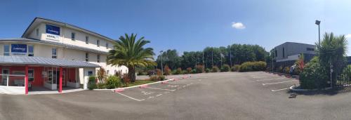 Inter-Hôtel Loval