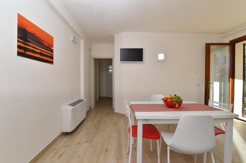One-Bedroom House image 4
