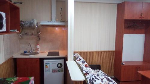 keuken, 1-я Слободская, 17А, угол проспекта Центрального, 3 дивана, Wi-Fi, отдельный вход. (1-я Слободская, 17А, угол проспекта Центрального, 3 дивана, Wi-Fi, отдельныи вход.) in Nikolaev