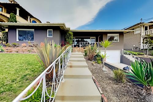 Exceptional Vacation Home in Redondo Beach home - image 10