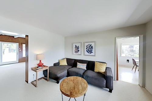 Exceptional Vacation Home in Redondo Beach home - image 12