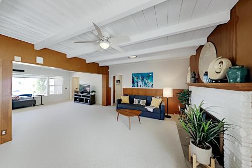 Exceptional Vacation Home in Redondo Beach home - image 11