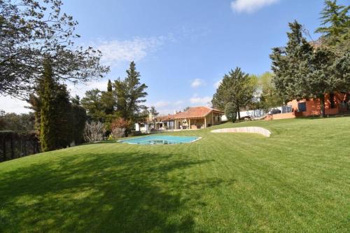  Beautiful and quiet Villa in Madrid, Ferienwohnung in San Agustín de Guadalix