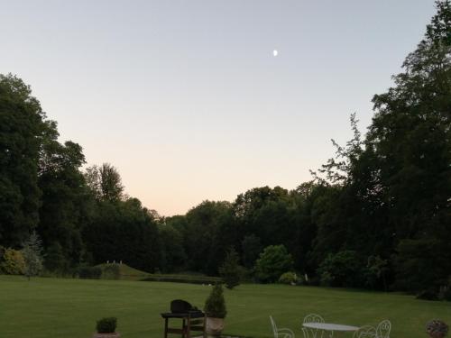 Chambre Le Notre Le Domaine Des Jardins De Bracquetuit in Grigneuseville