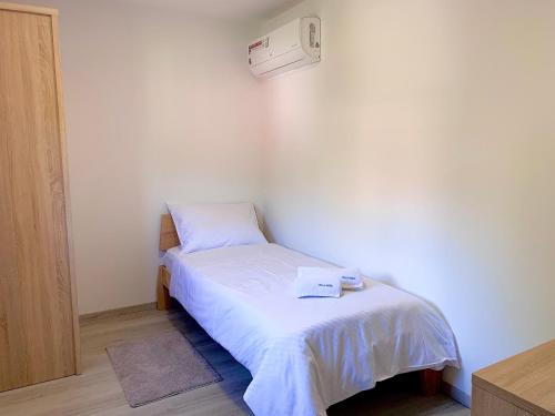 Two-Bedroom Apartment - Sea Side View image 2